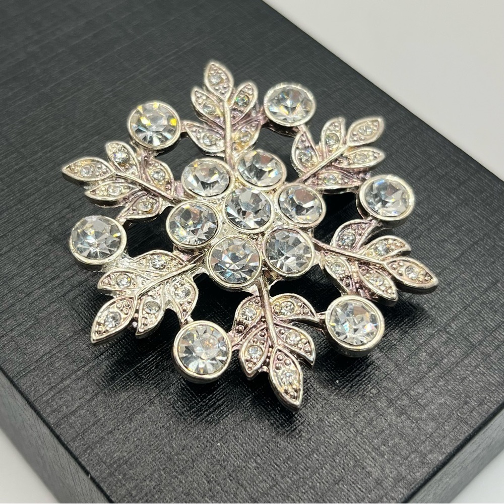 VTG 80's ICE Crystal Floral Snowflake Silver Tone Brooch 2"